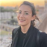 Laureata in Giurisprudenza e praticante avvocato in attesa del conseguimento dell'esame di Stato disponibile per ripetizioni in relazione al diritto penale, processuale penale, diritto privato, diritto costituzionale, diritto pubblico